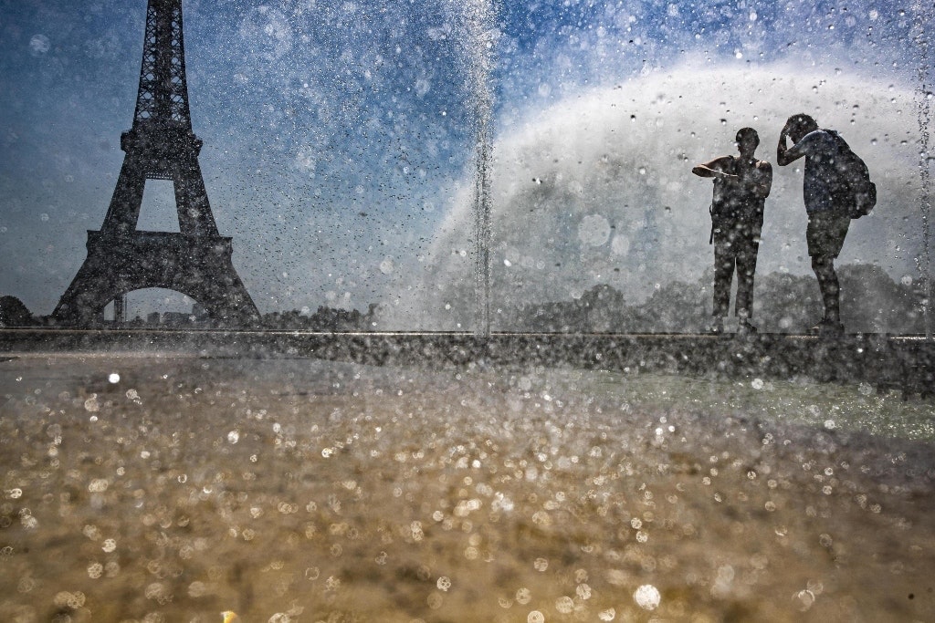 Il Caldo Che Brucia L Europa Parigi Segna Il Suo Record Con 42 4 Gradi