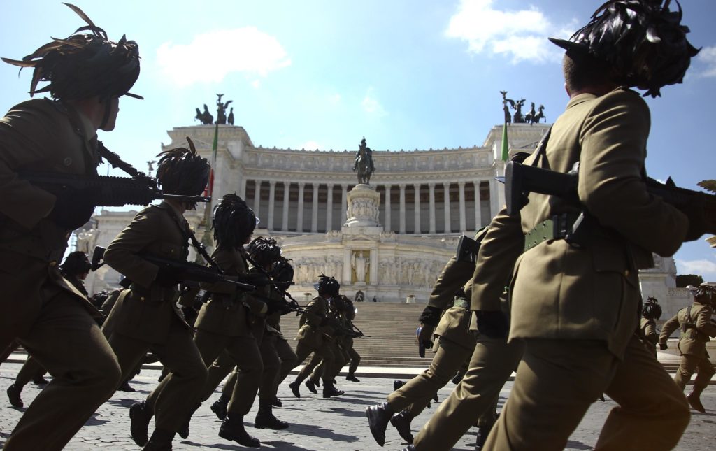 Tre Ex Generali Dell Esercito Disertano La Parata Del 2 Giugno Ipocrita Stringere Le Mani A Questo Governo Open