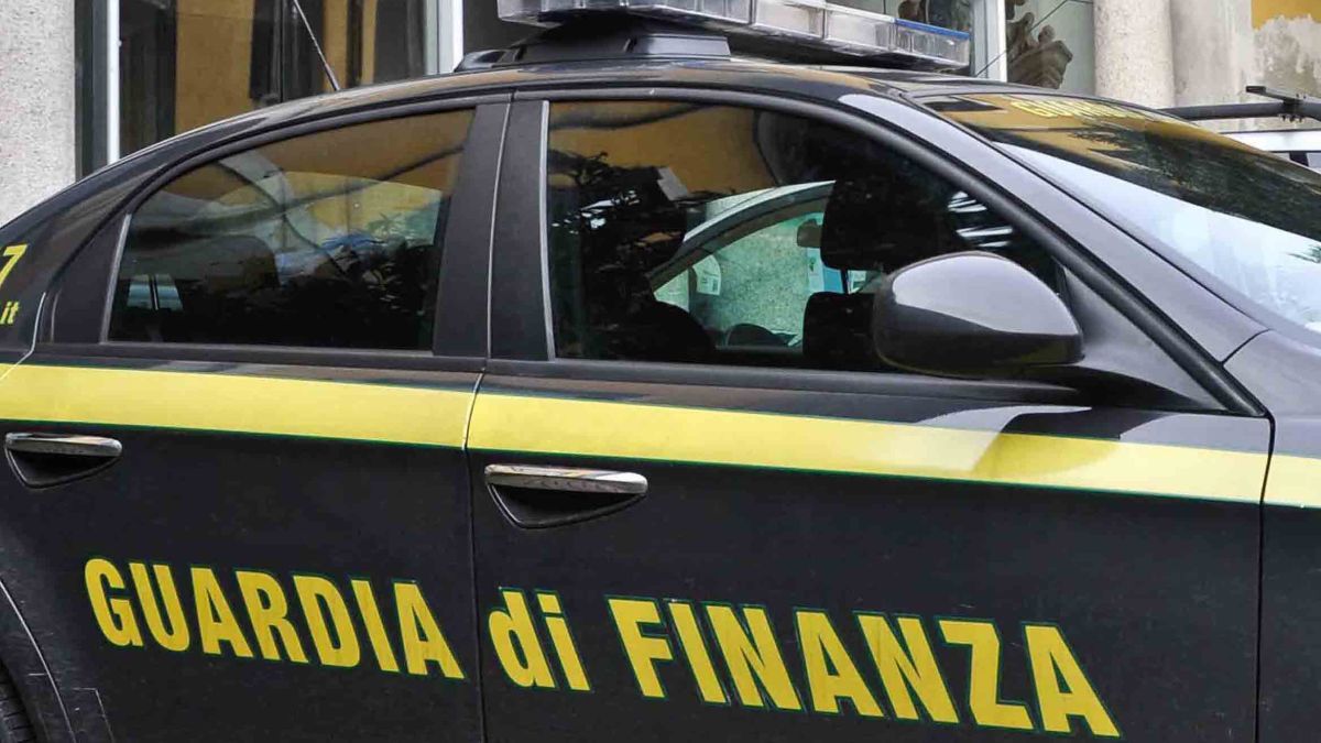 Ndrangheta Arrestati Il Presidente Di Una Banca E Medico