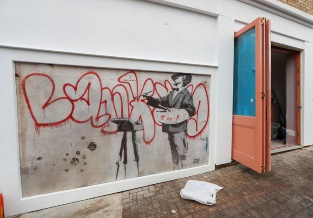 Banksy A Notting Hill Torna Visibile Il Pittore Di Graffiti Mantenuto Dopo La Ristrutturazione Del Palazzo Open