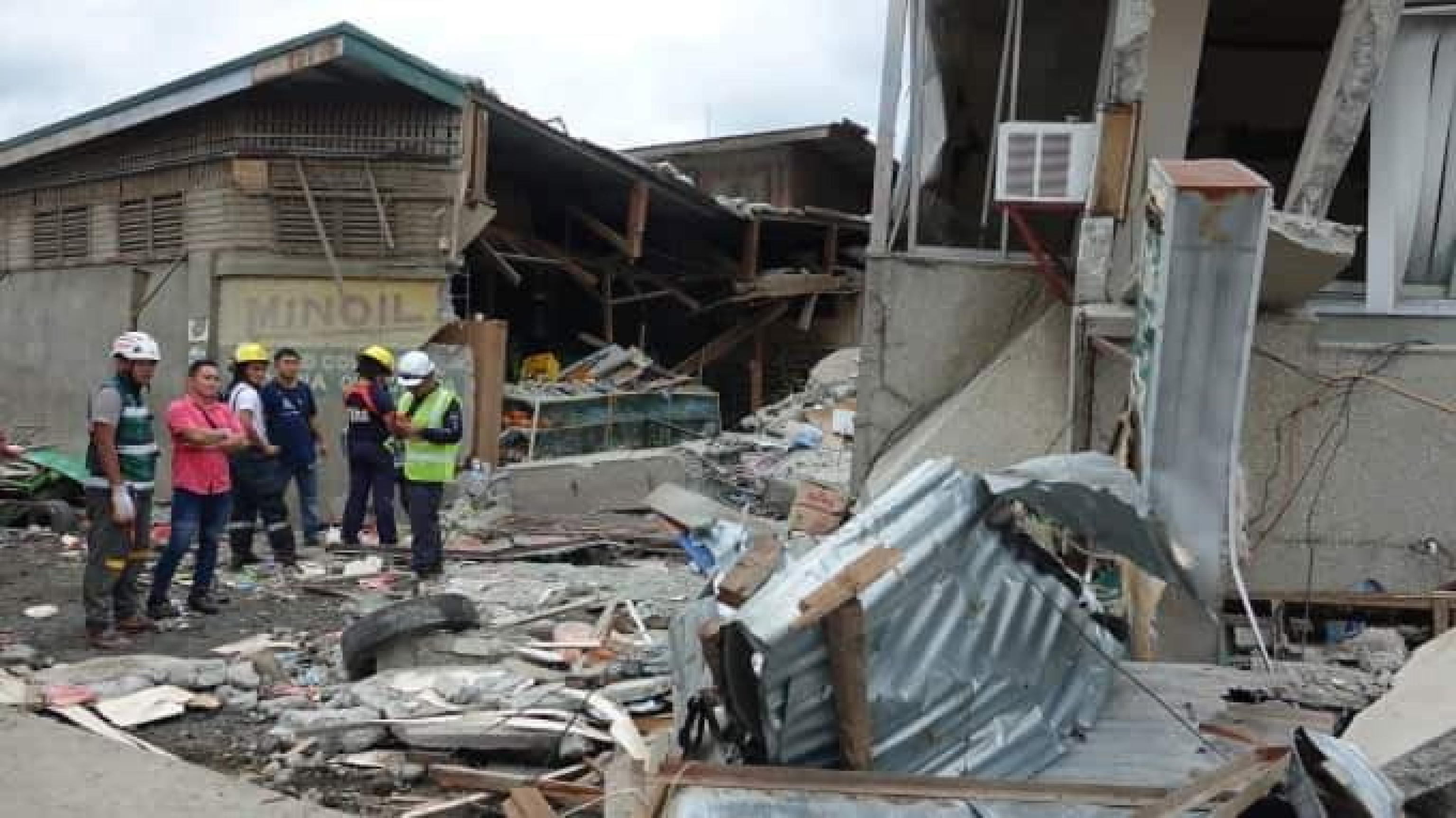 Violento Terremoto Nelle Filippine, Diversi Morti: Le Immagini Durante ...