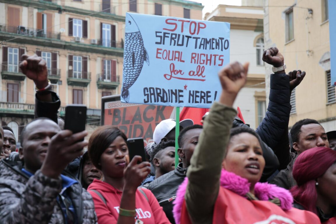 Anche le "Sardine nere" a Roma: «Finora non ci è stato concesso di ...