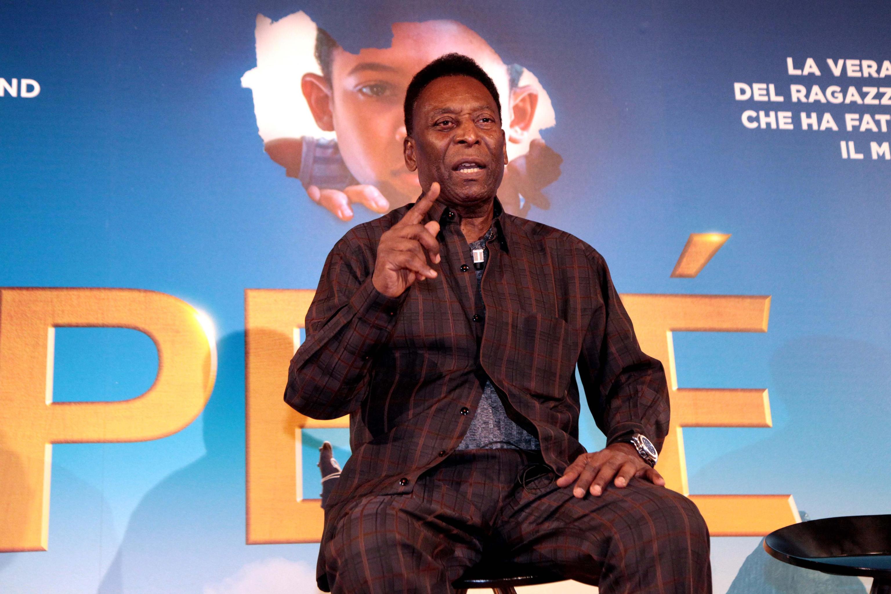 Brazil, Pelé hospitalized again in intensive care at the hospital in Sao Paulo