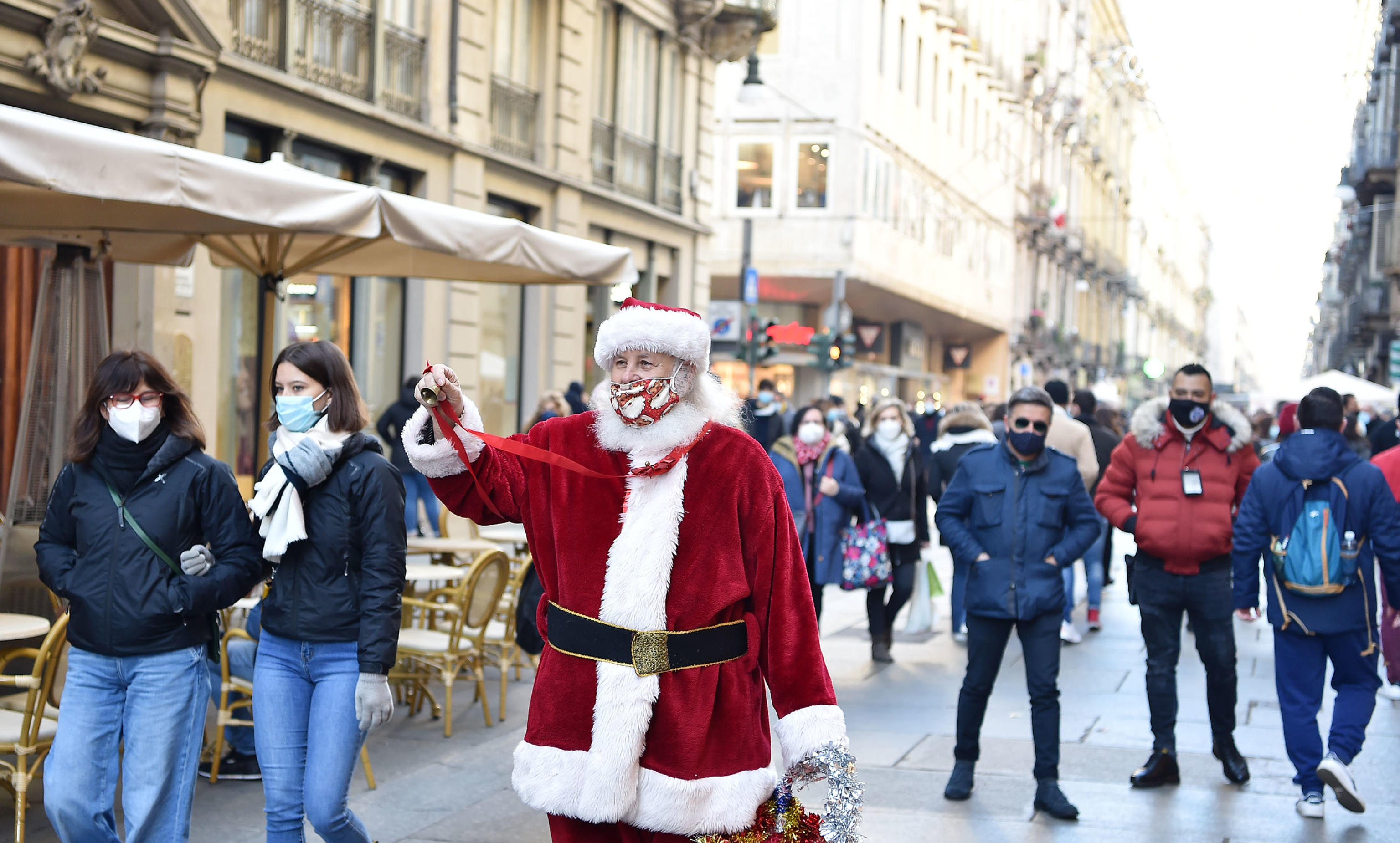 Coronavirus Si Decide Sul Lockdown Di Natale L Ipotesi Di Una Zona Rossa Nei Festivi E Prefestivi Dal 24 Dicembre Al 3 Gennaio Open