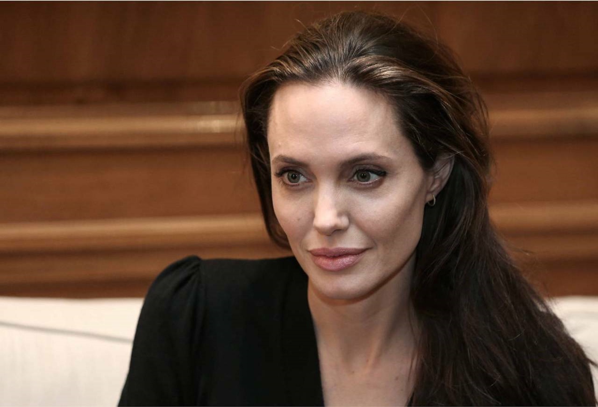 Angelina Jolie lands on Instagram to post a letter from a young Afghan woman: “It’s a failure, they are losing their freedoms”