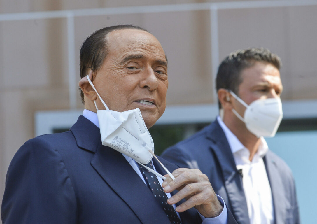 Berlusconi ricoverato da ieri al San Raffaele di Milano ...