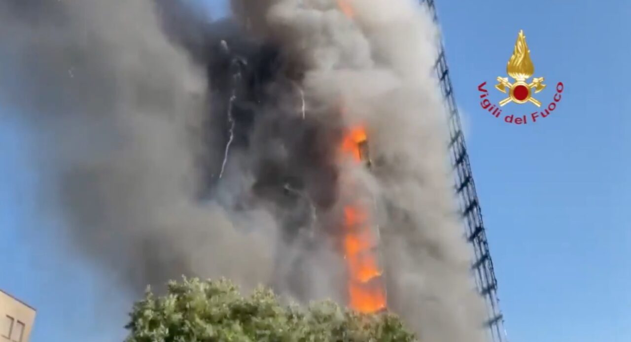 Milano Incendio Ora